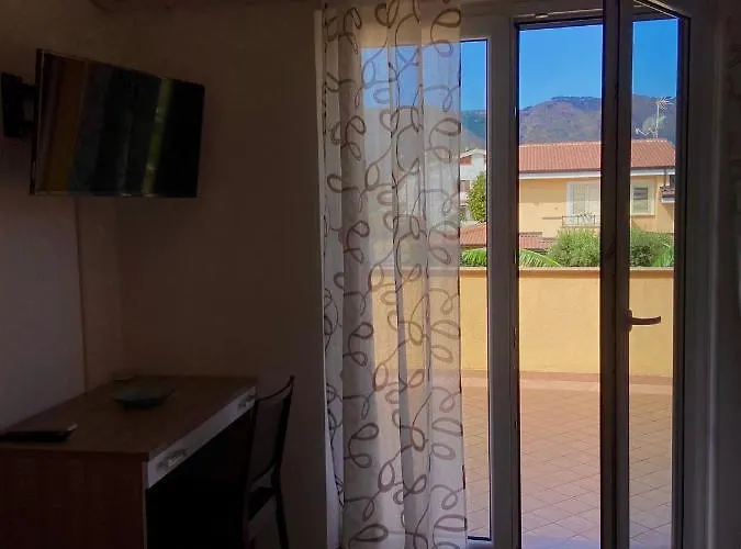 Aurelio 3* Сквилласе