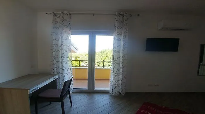 Aurelio 3* Сквилласе